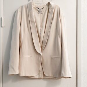 Aritzia Babaton Ivory Lightweight Blazer